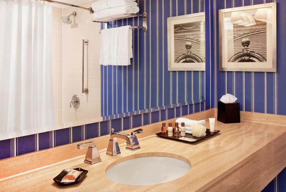 Sheraton Suites Philadelphia Airport Экстерьер фото