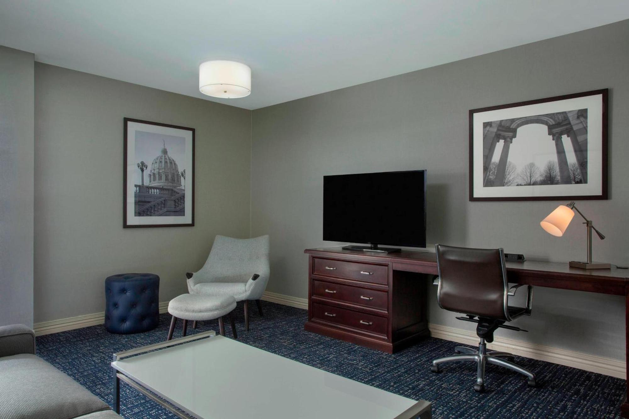 Sheraton Suites Philadelphia Airport Экстерьер фото
