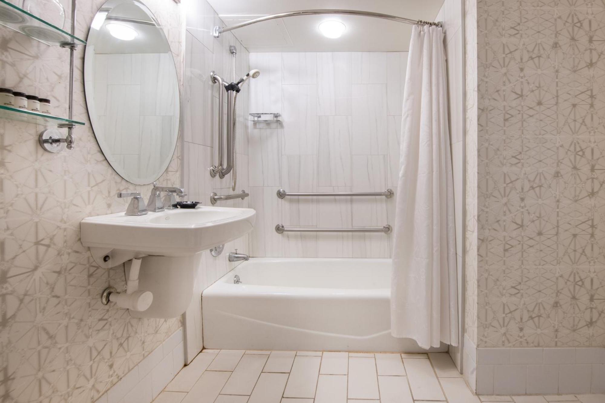 Sheraton Suites Philadelphia Airport Экстерьер фото
