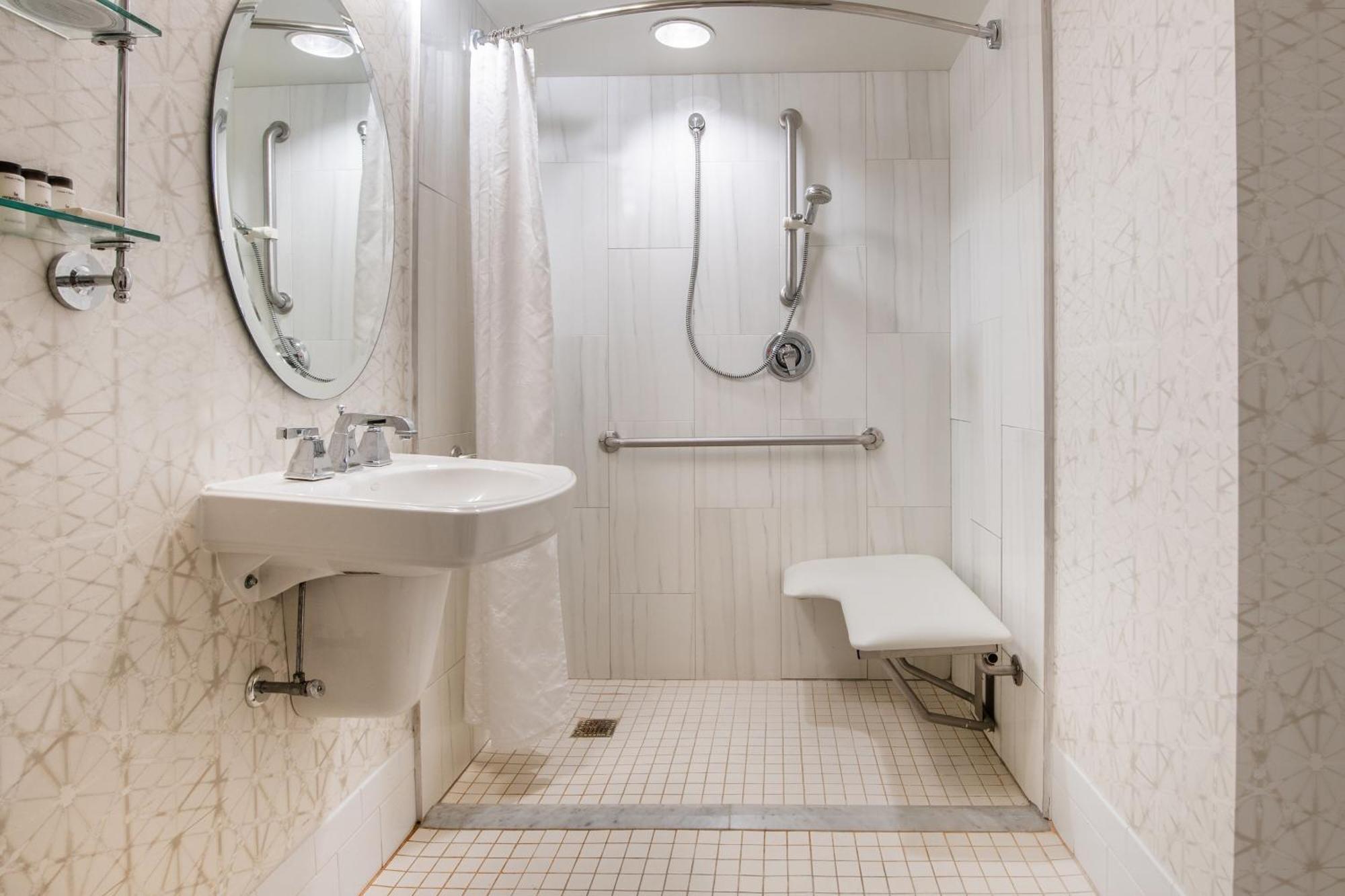 Sheraton Suites Philadelphia Airport Экстерьер фото
