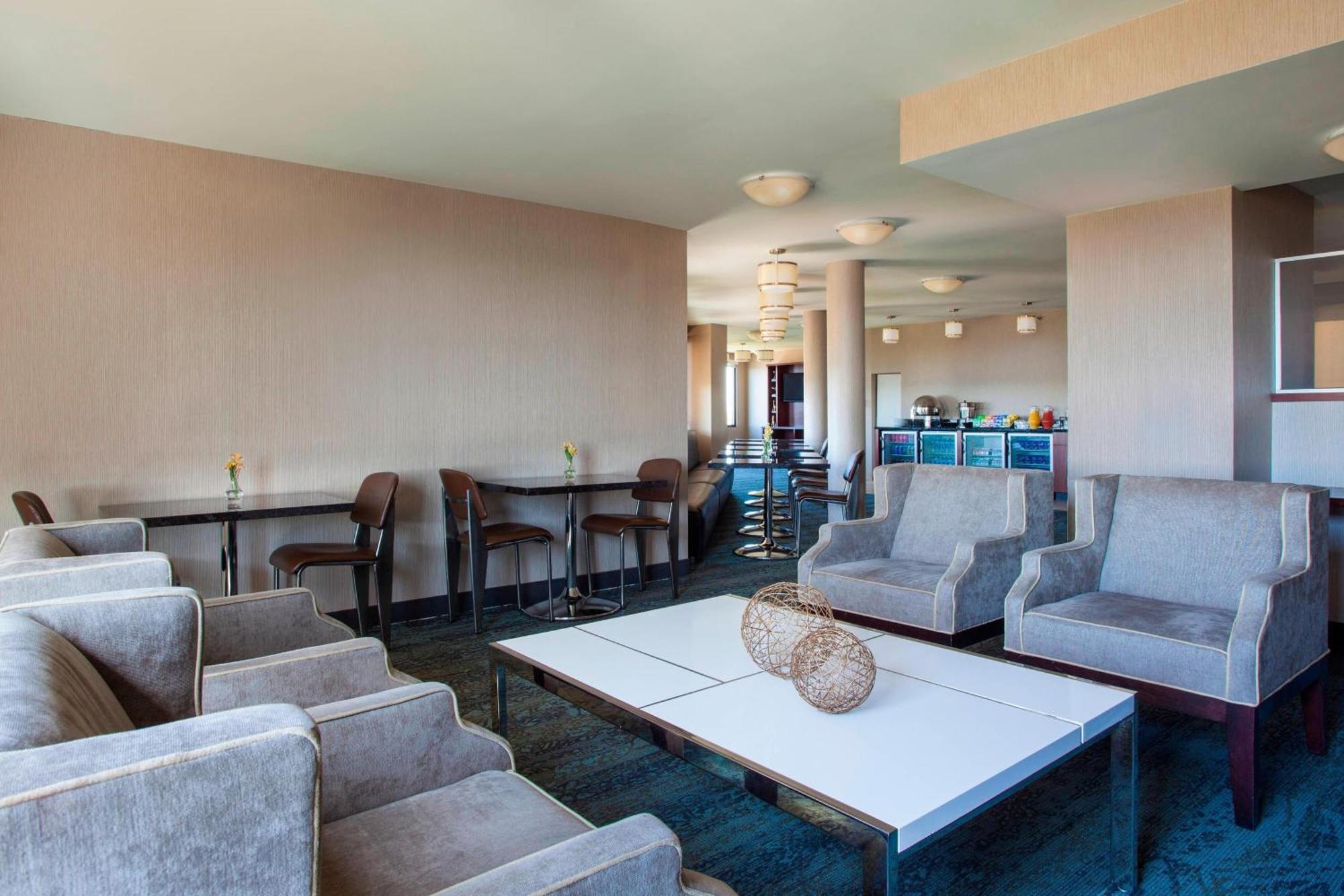 Sheraton Suites Philadelphia Airport Экстерьер фото
