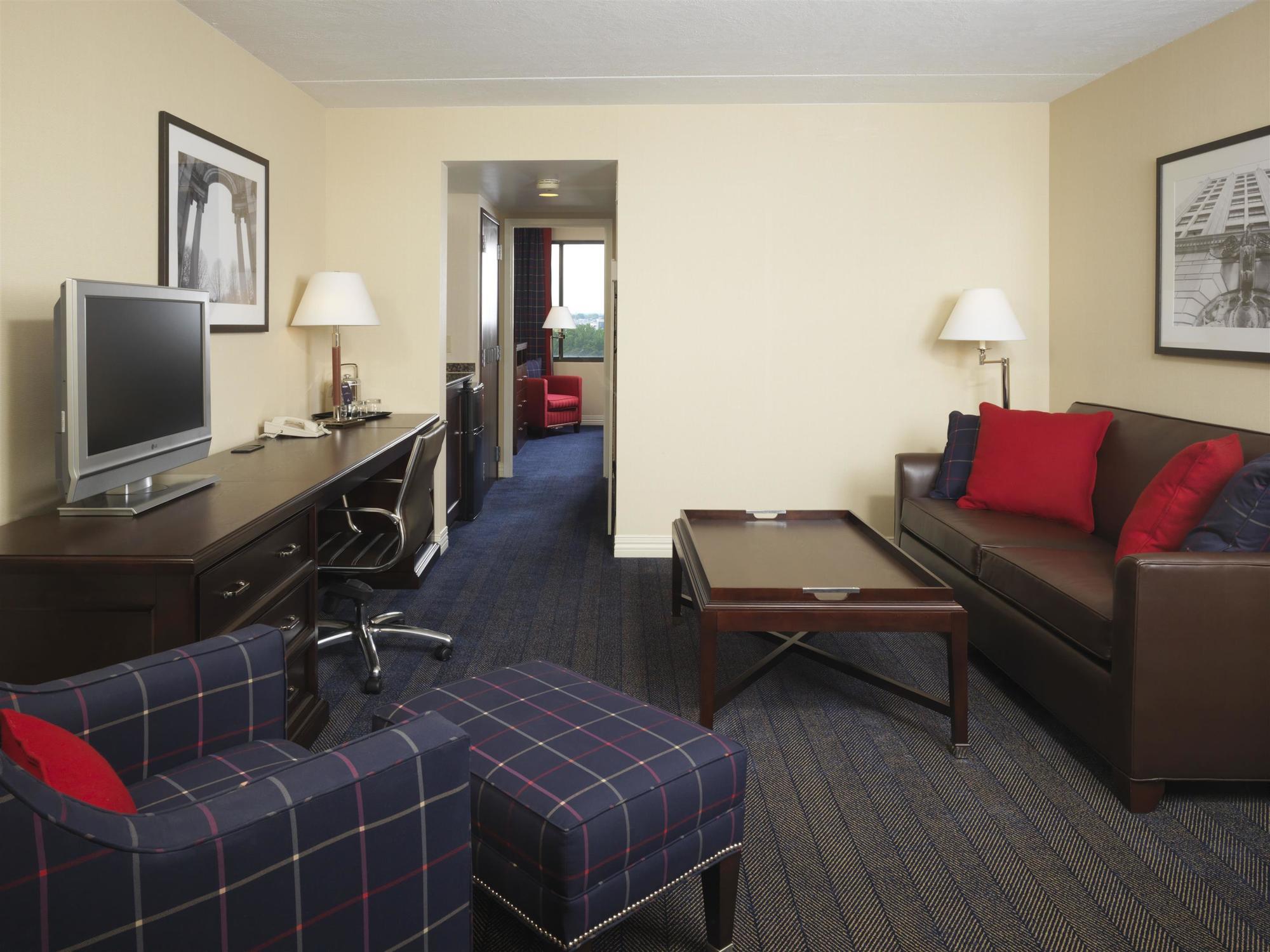 Sheraton Suites Philadelphia Airport Номер фото