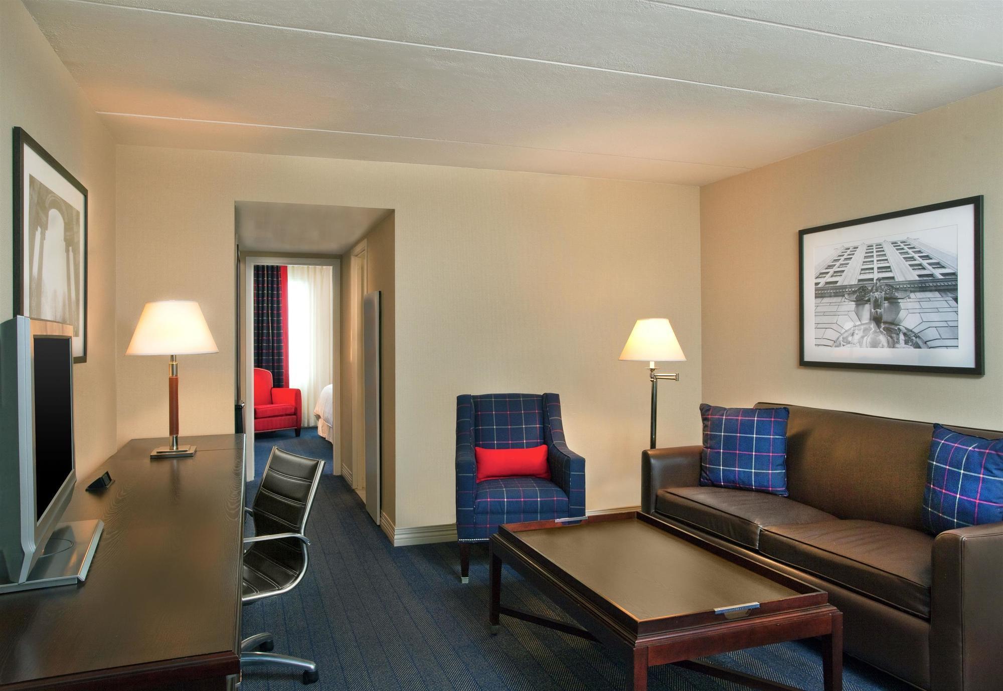 Sheraton Suites Philadelphia Airport Экстерьер фото