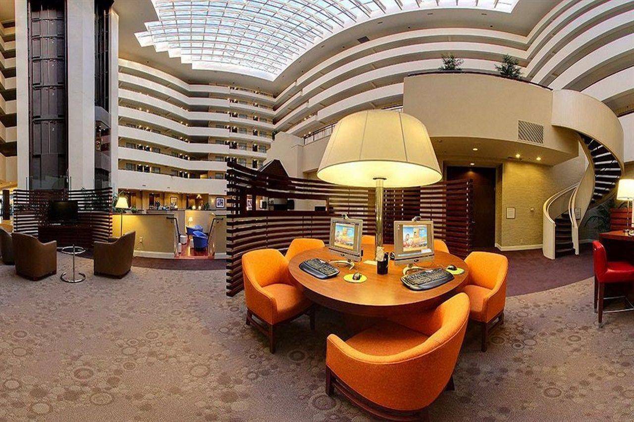 Sheraton Suites Philadelphia Airport Экстерьер фото