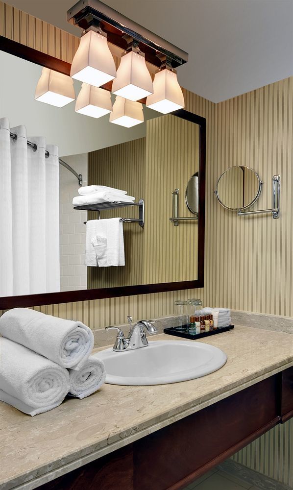 Sheraton Suites Philadelphia Airport Экстерьер фото