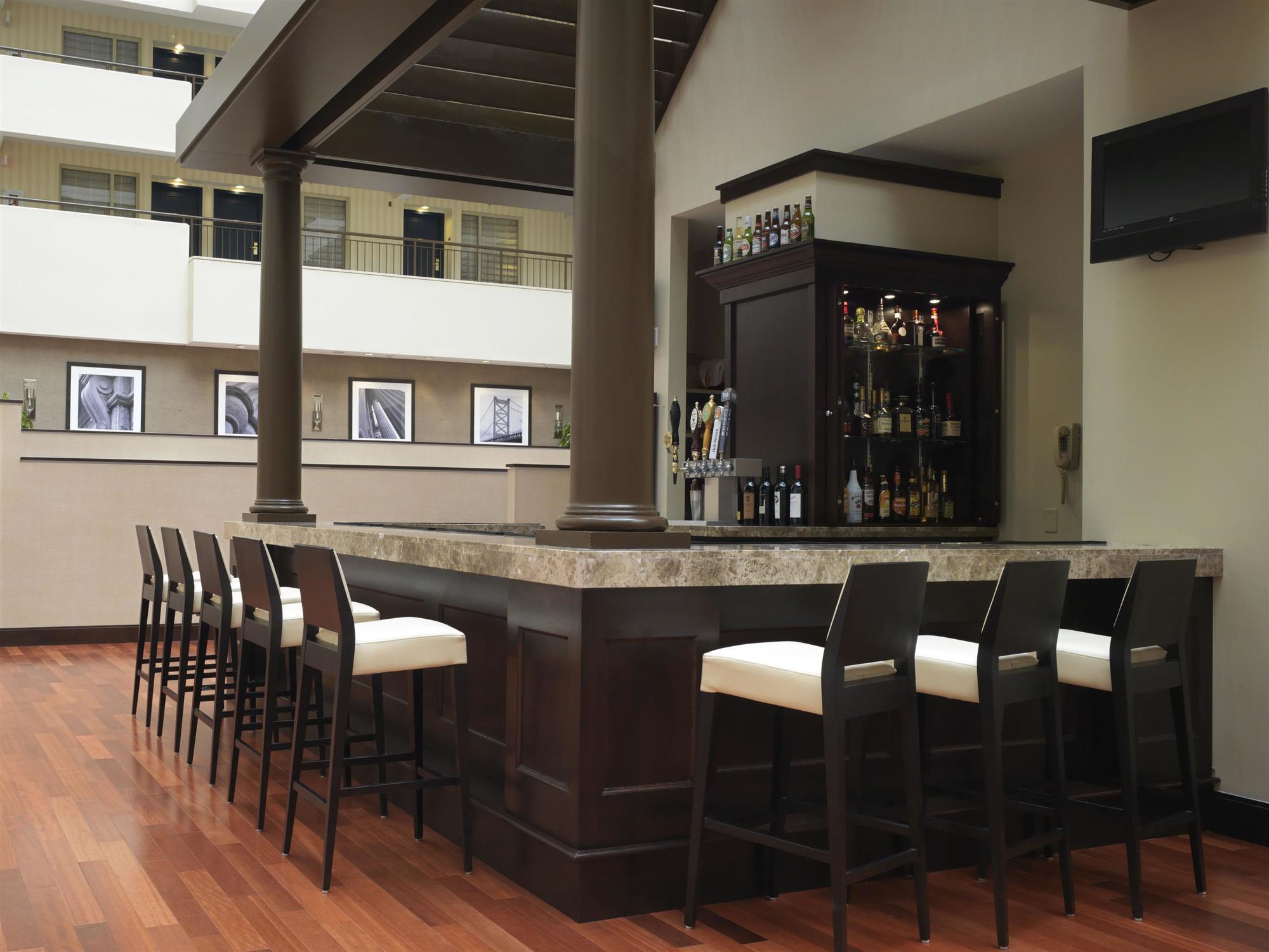 Sheraton Suites Philadelphia Airport Экстерьер фото