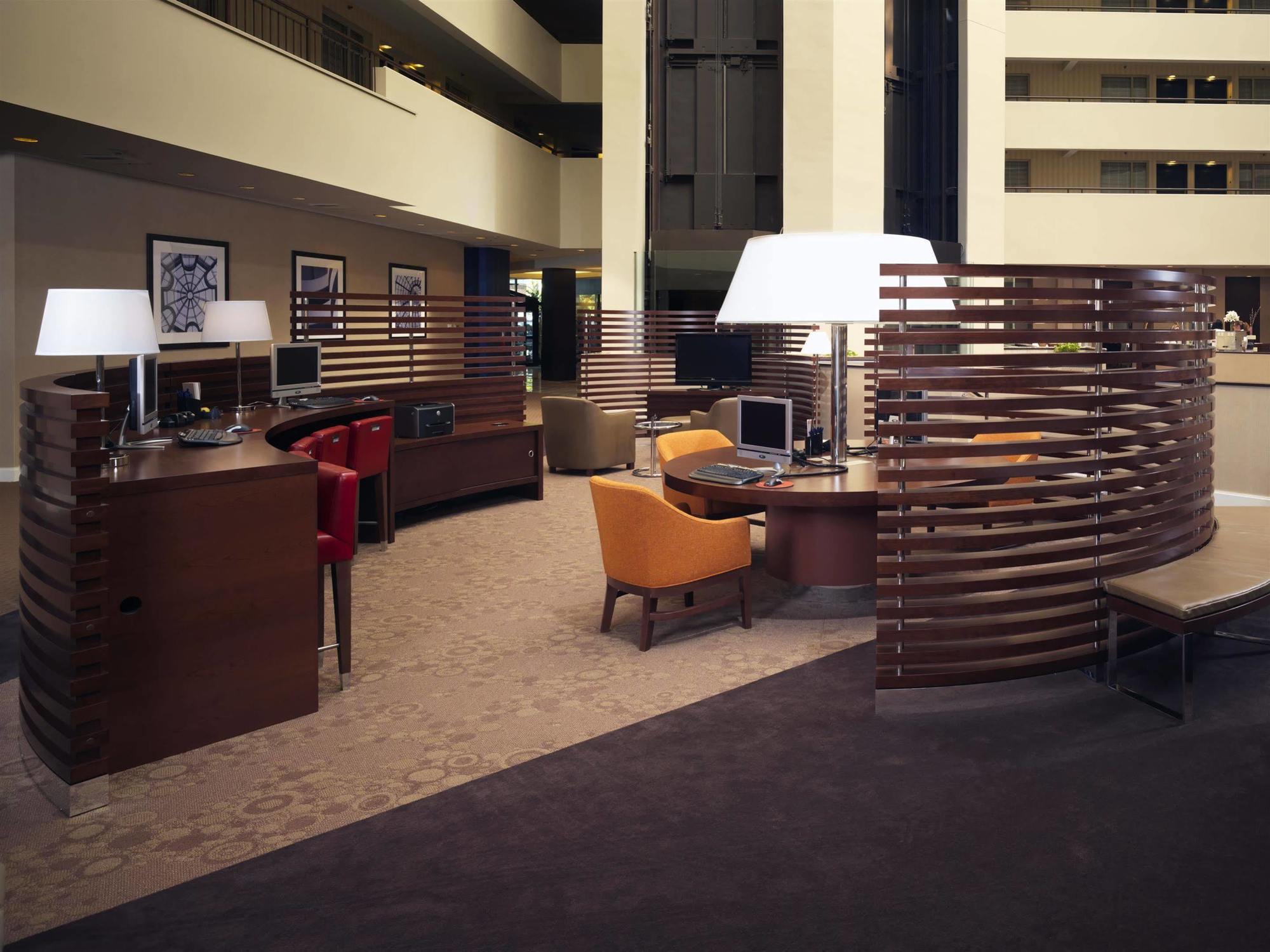 Sheraton Suites Philadelphia Airport Экстерьер фото