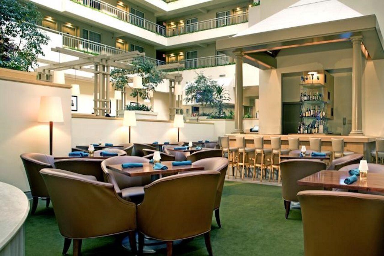 Sheraton Suites Philadelphia Airport Экстерьер фото