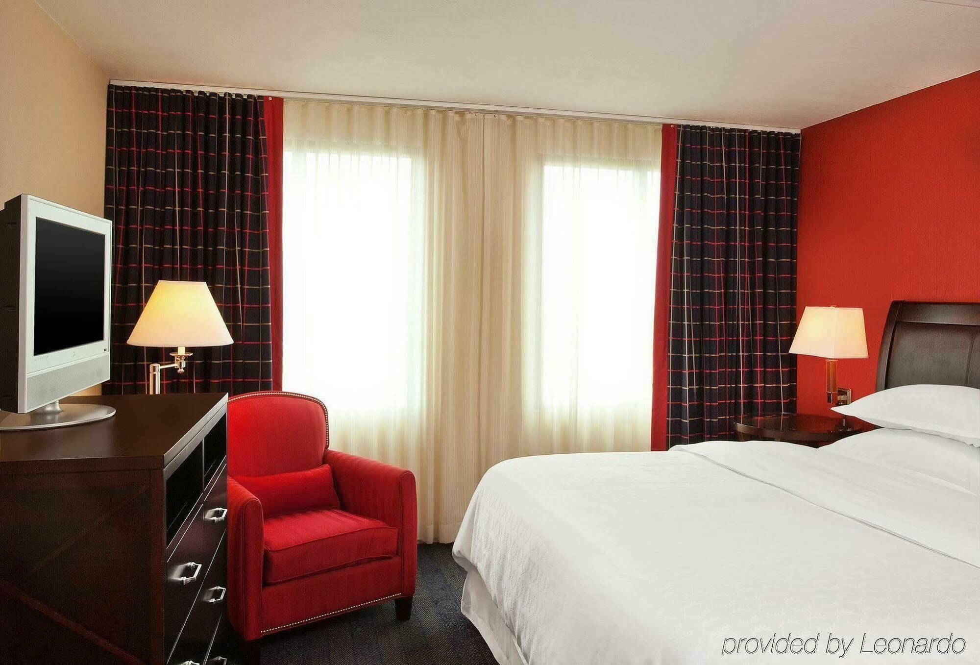Sheraton Suites Philadelphia Airport Экстерьер фото